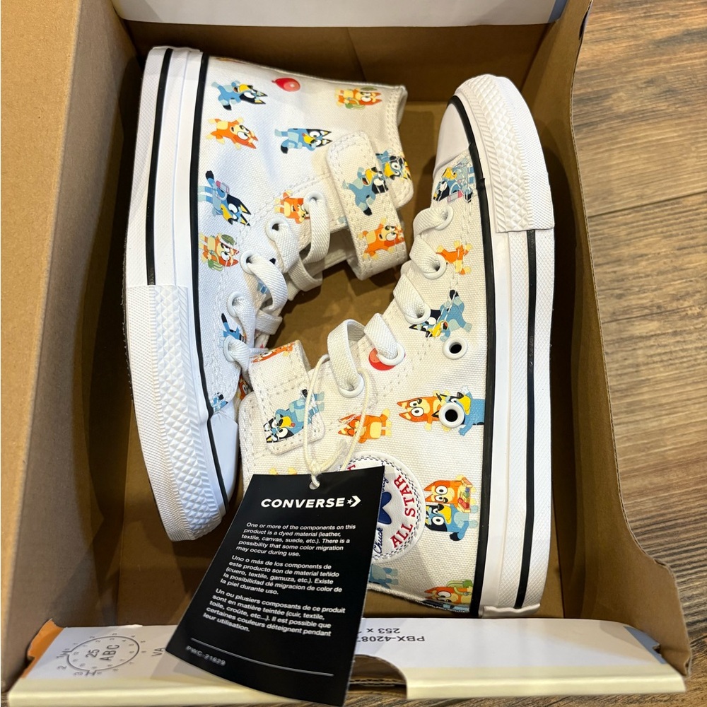 Bluey Converse Chuck Taylor All Star 1V High-Top Sneaker - Kids size 12 - Picture 5 of 8